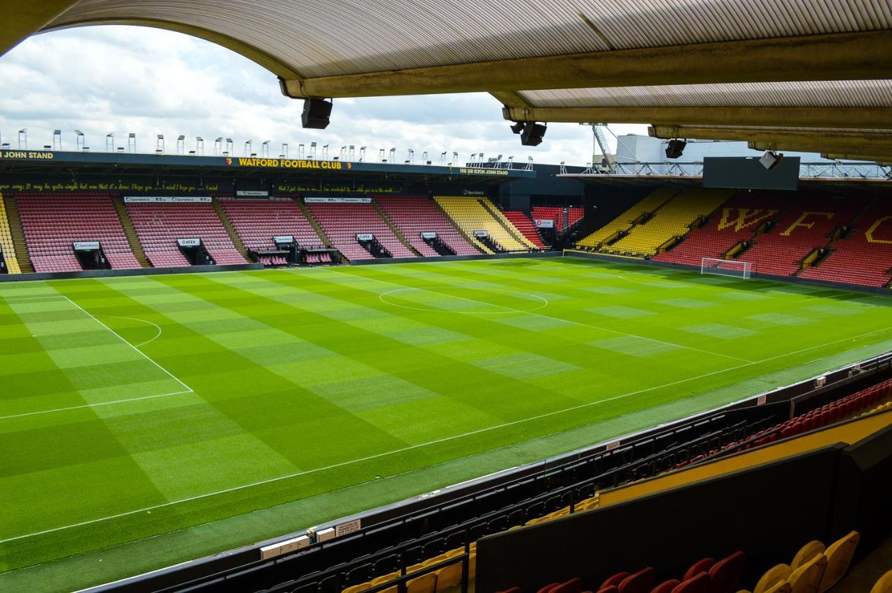 Сasa de vacaciones Watford Large 5br - Contractors & Families *