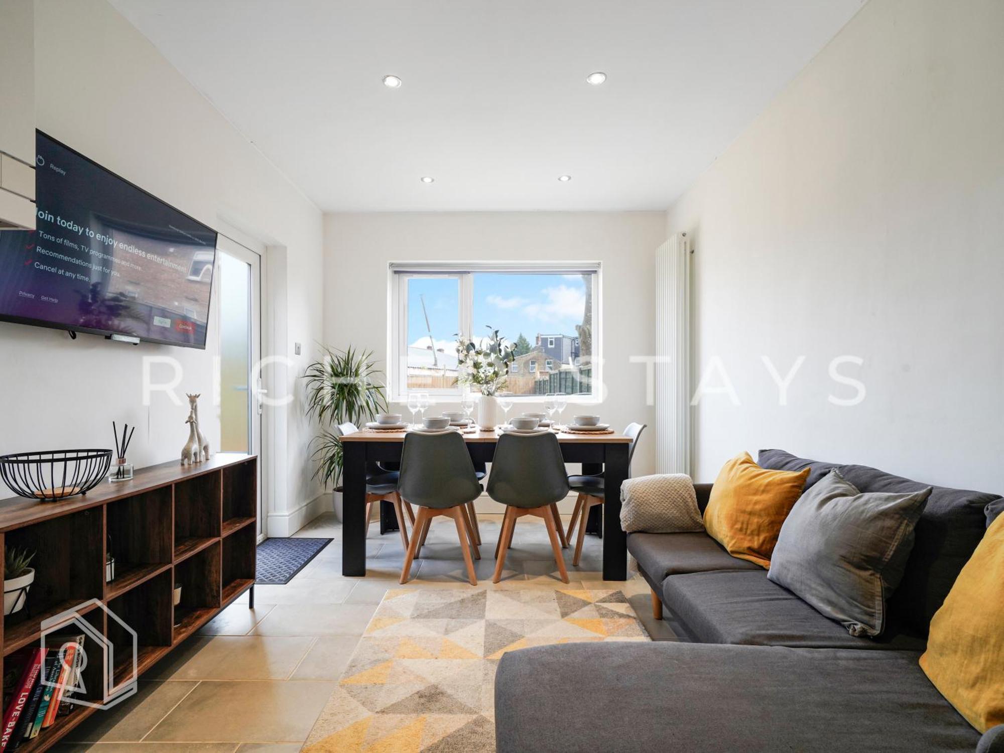 Сasa de vacaciones Watford Large 5br - Contractors & Families