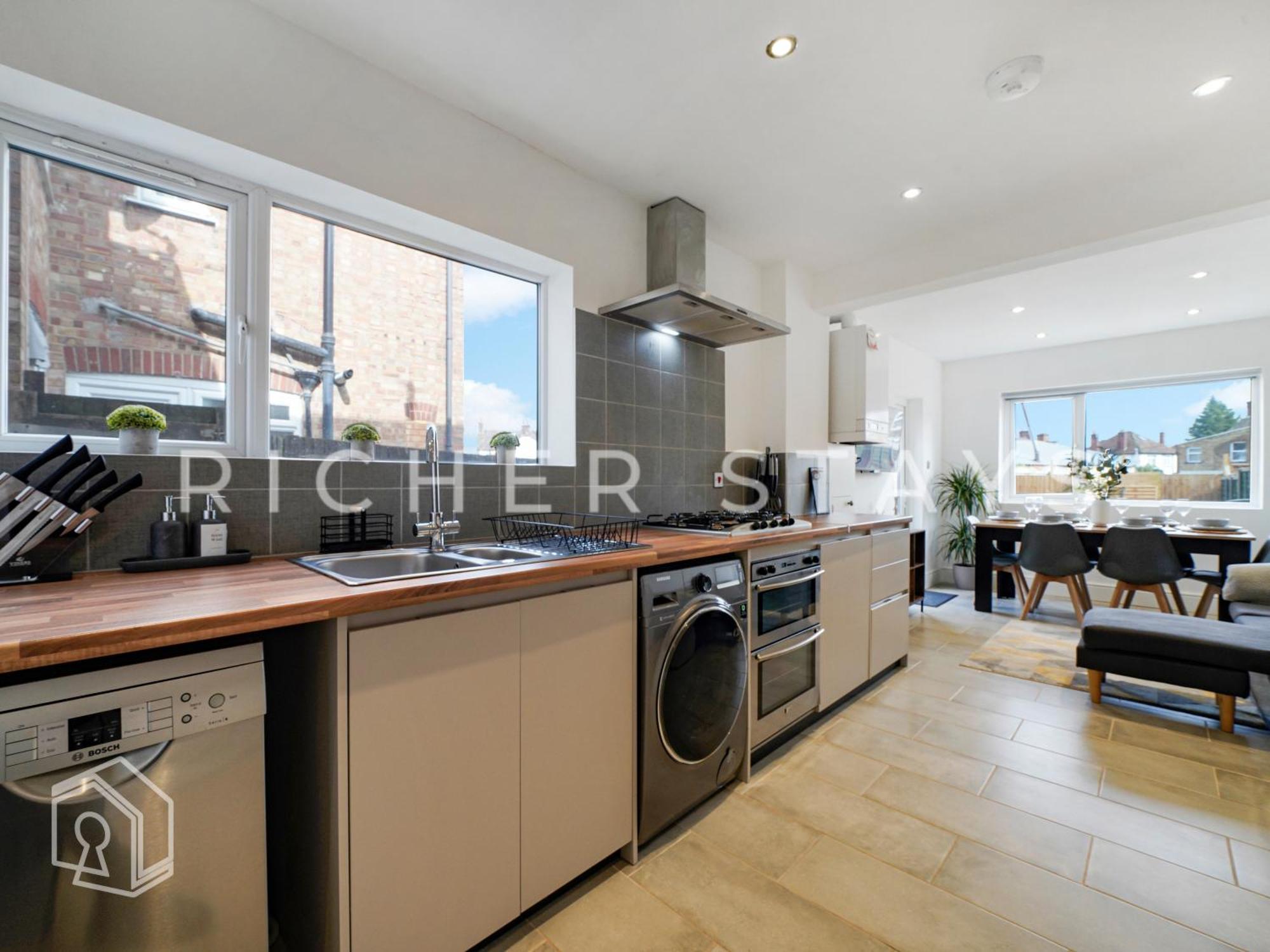 Watford Large 5Br Home - Contractors & Families * Watford (Hertfordshire)