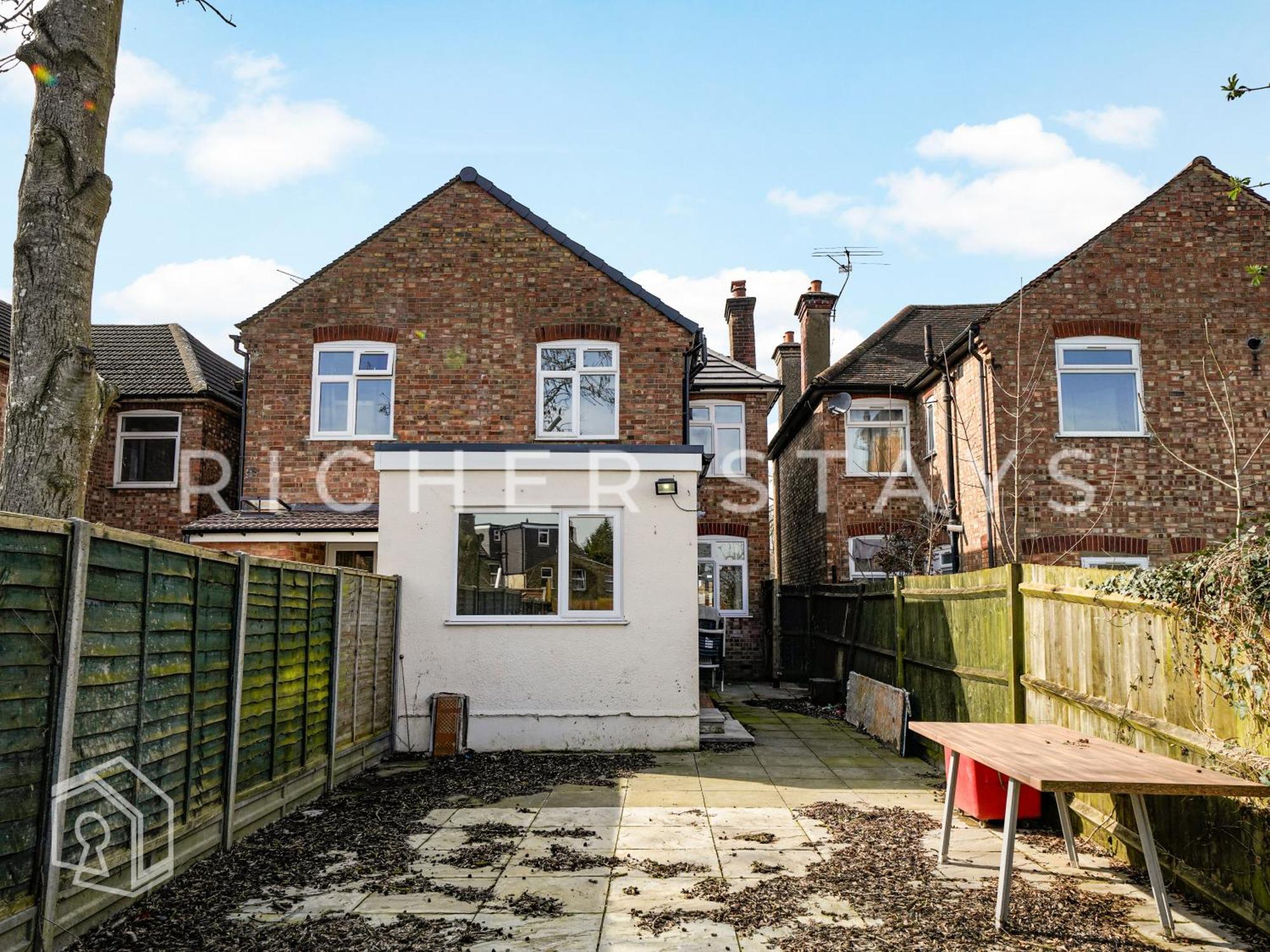 Watford Large 5Br Home - Contractors & Families *